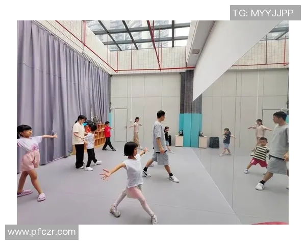 广州街舞队的节奏魅力探索与街舞文化的深度融合之旅 广州街舞队的节奏魅力探索与街舞文化的深度融合之旅