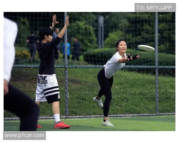 武汉飞盘队实力引发热议球迷对比赛表现的看法分歧明显 武汉飞盘队实力引发热议球迷对比赛表现的看法分歧明显