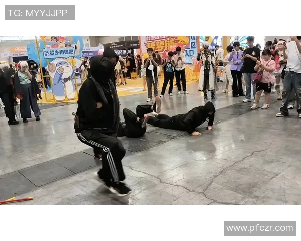 重庆街舞队与上海街舞队赛后复盘探讨灵活性表现与战术运用 重庆街舞队与上海街舞队赛后复盘探讨灵活性表现与战术运用