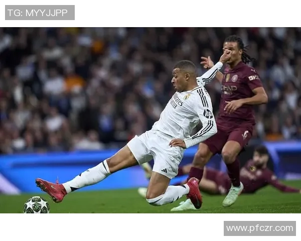 C罗在对阵巴塞罗那的精彩进球回顾与数据分析